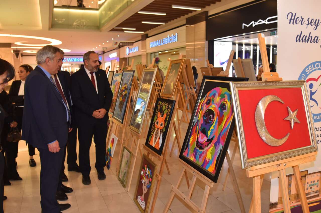 Konya’da özel çocukların hazırladığı eserler sergilenmeye başladı 5